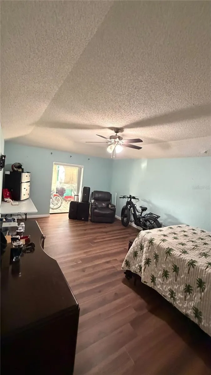 4404 S LAUREL POINTE DR