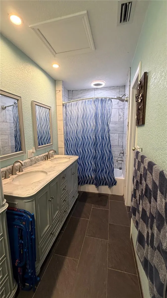 4404 S LAUREL POINTE DR