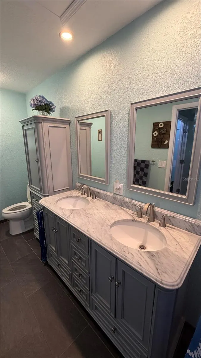 4404 S LAUREL POINTE DR