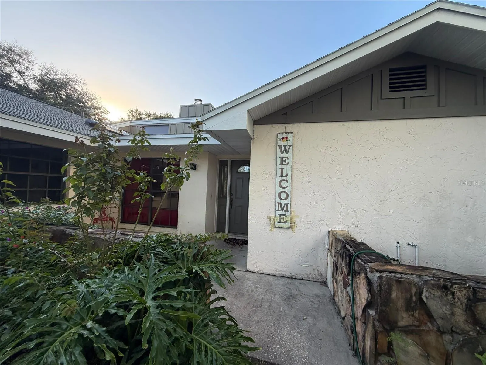 4404 S LAUREL POINTE DR