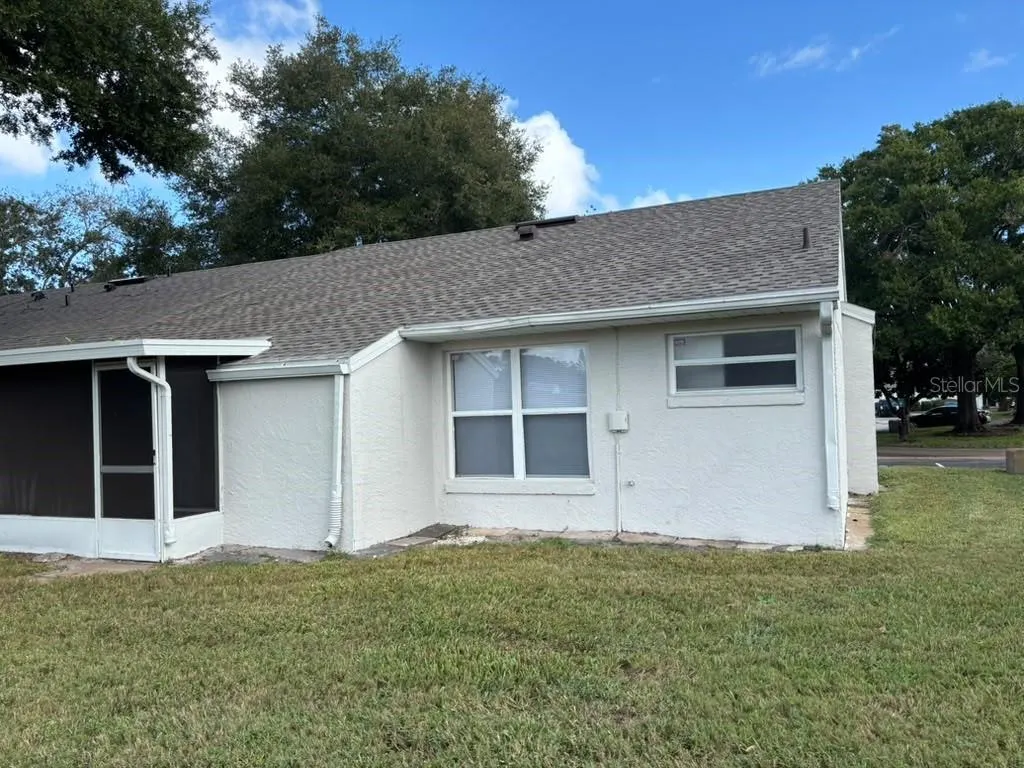 949 PEBBLE CREEK CIR
