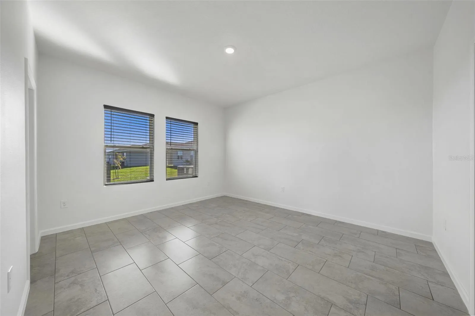 417 HENNEPIN LOOP