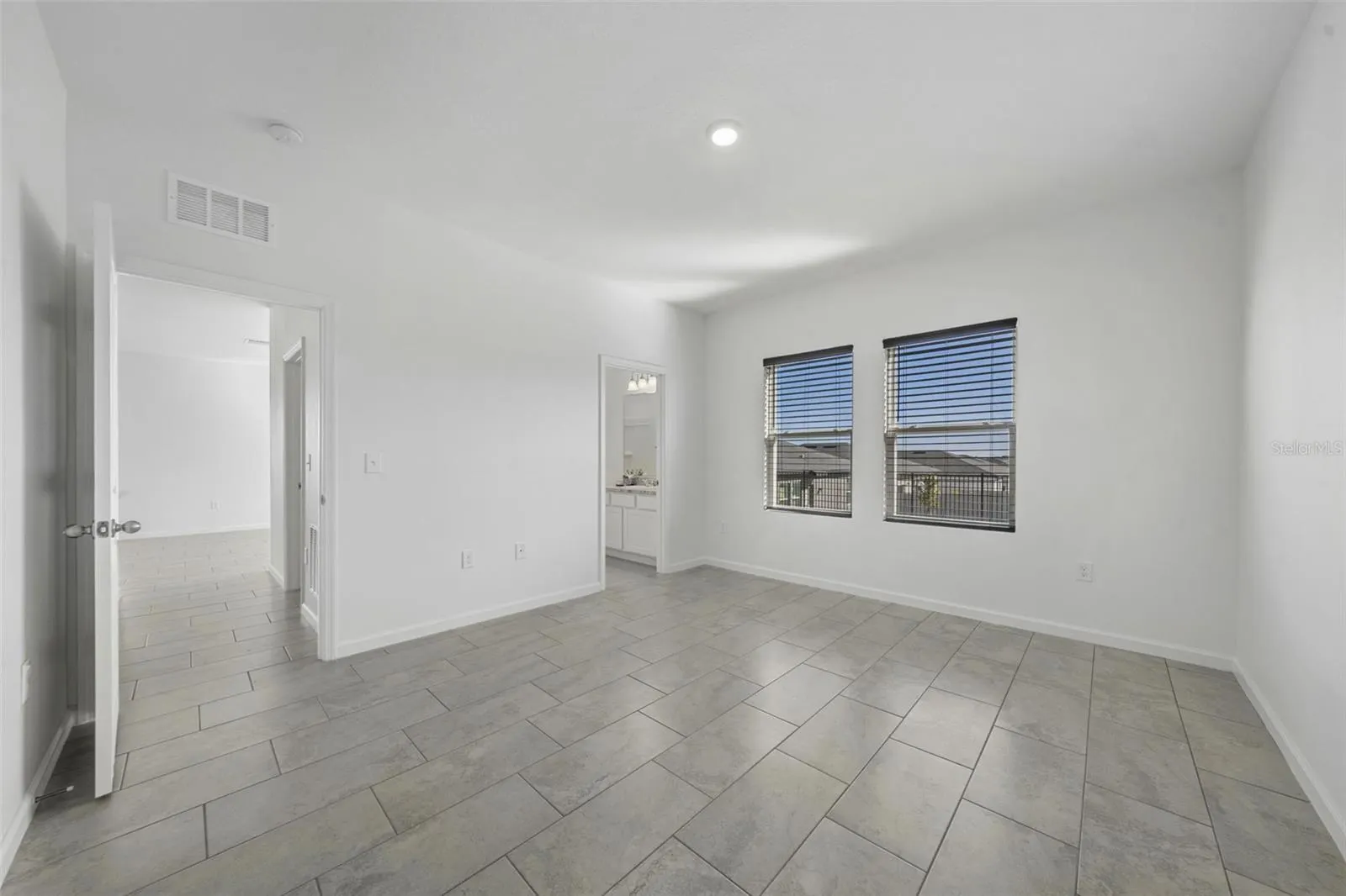 417 HENNEPIN LOOP