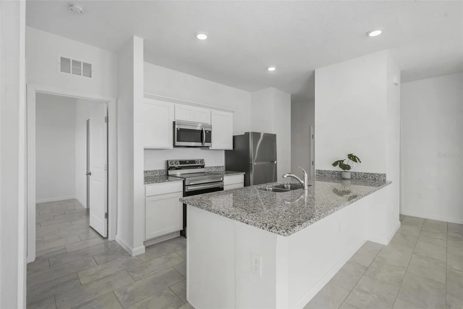 417 HENNEPIN LOOP
