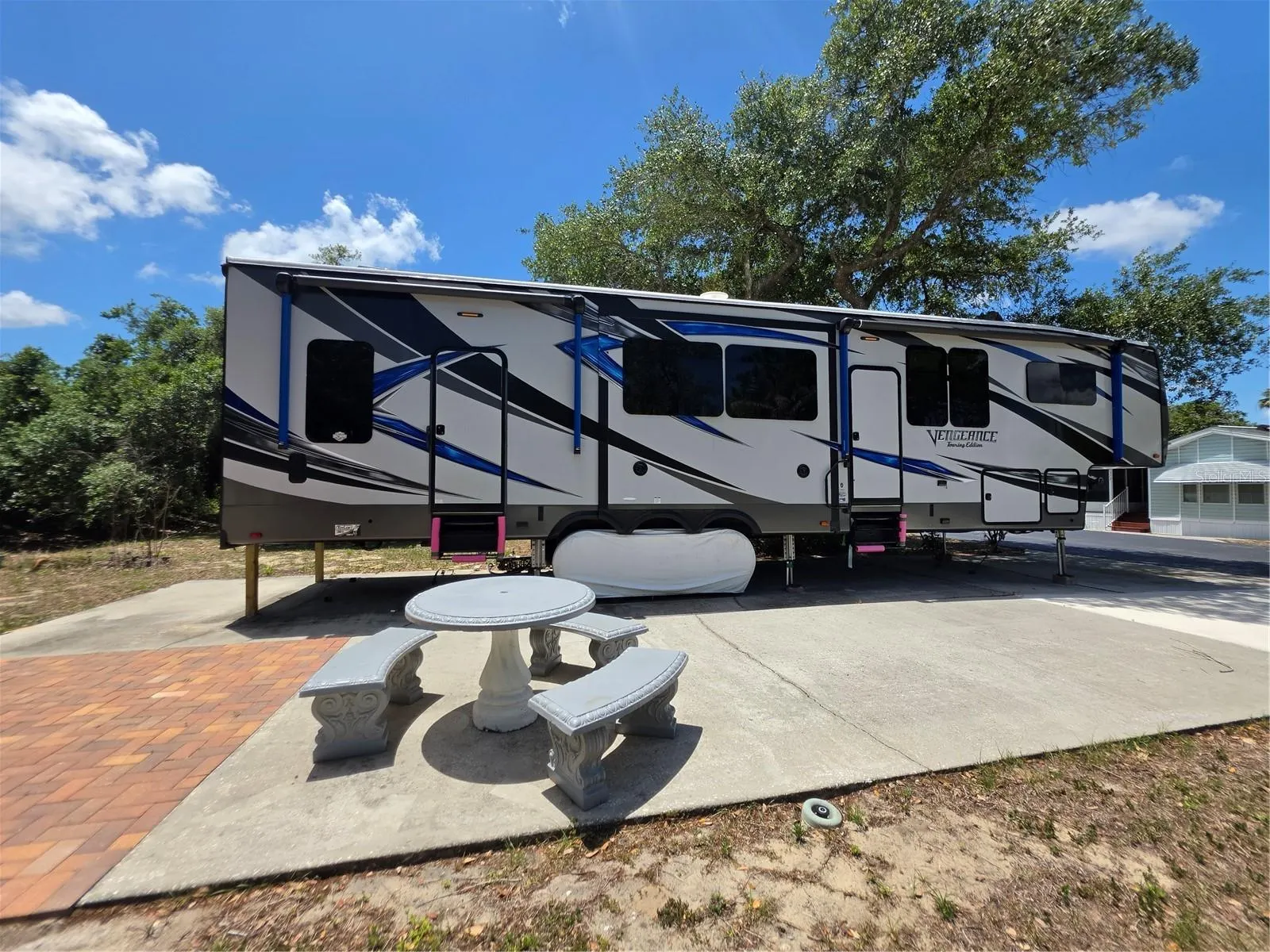 7371 INTERNATIONAL CIR