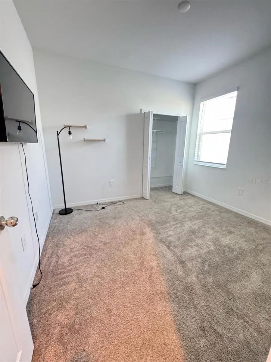 1236 TYLER LOOP