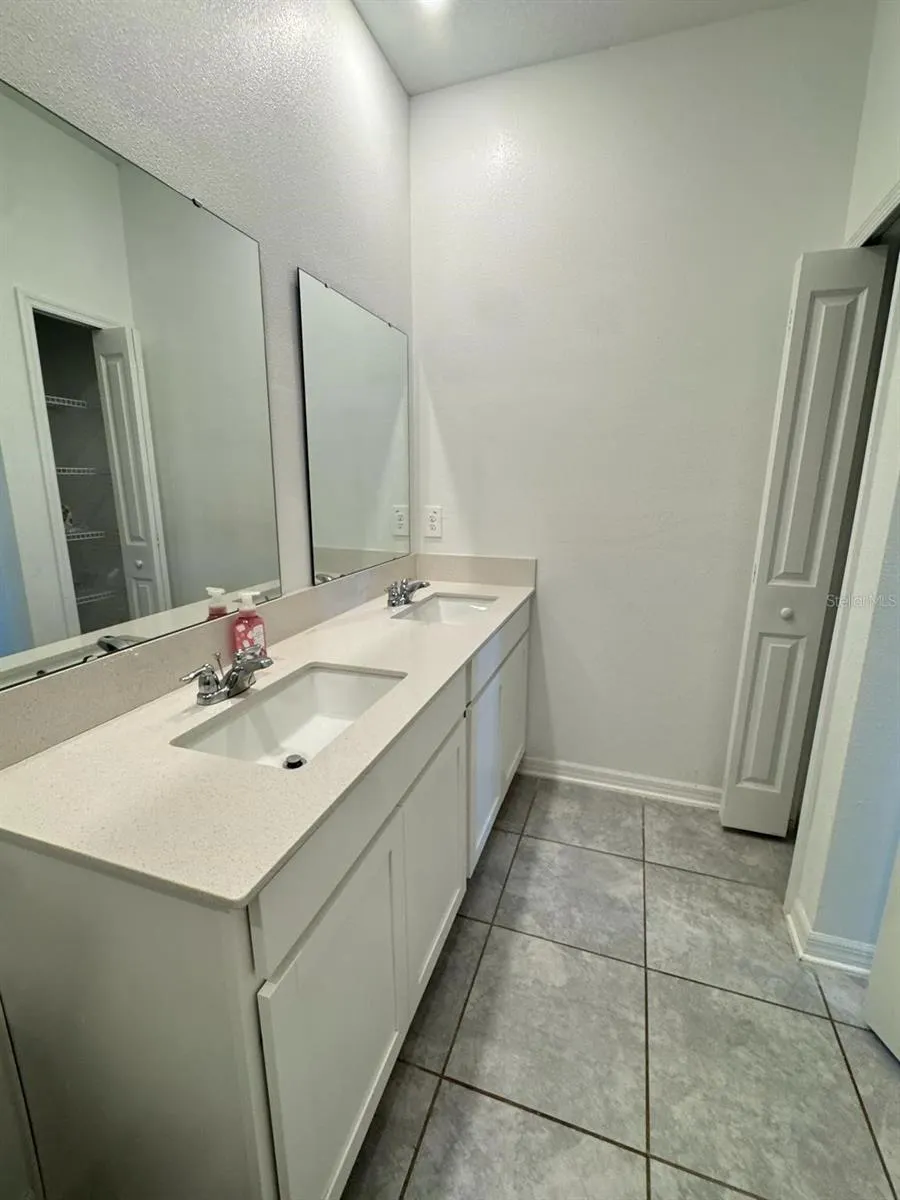 1236 TYLER LOOP
