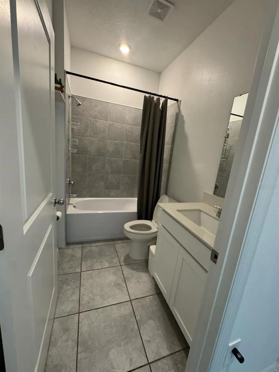 1236 TYLER LOOP