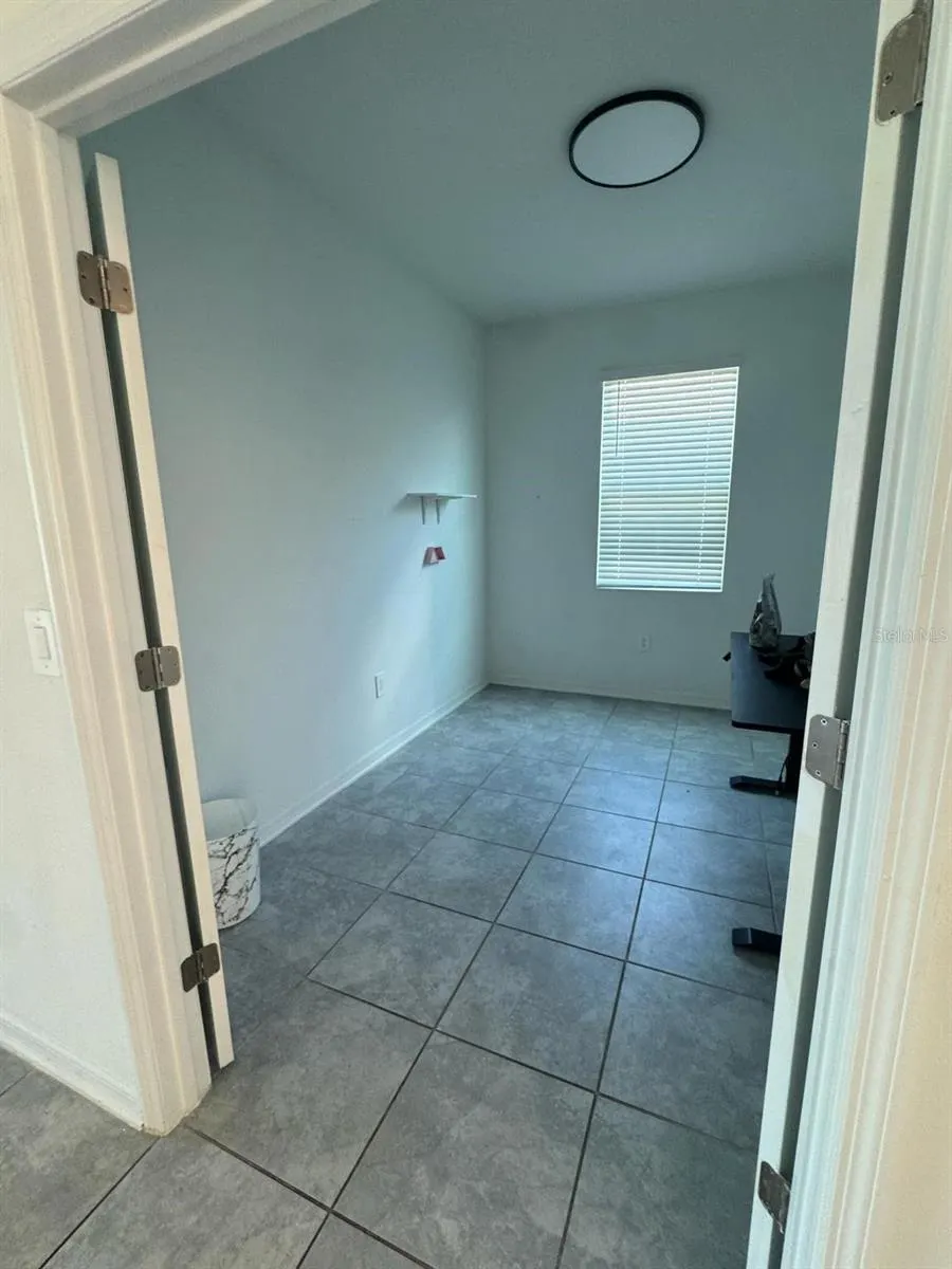 1236 TYLER LOOP