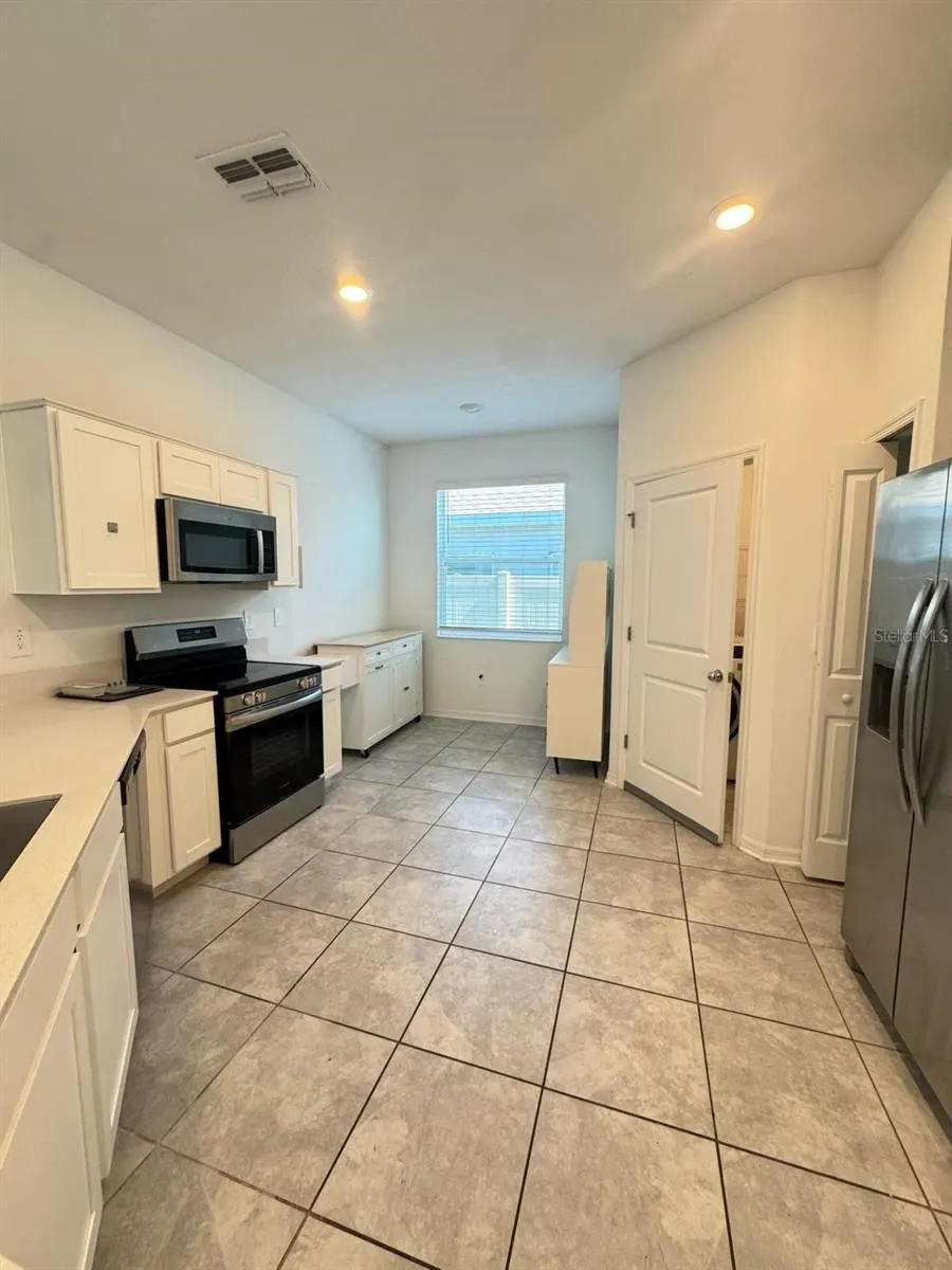 1236 TYLER LOOP