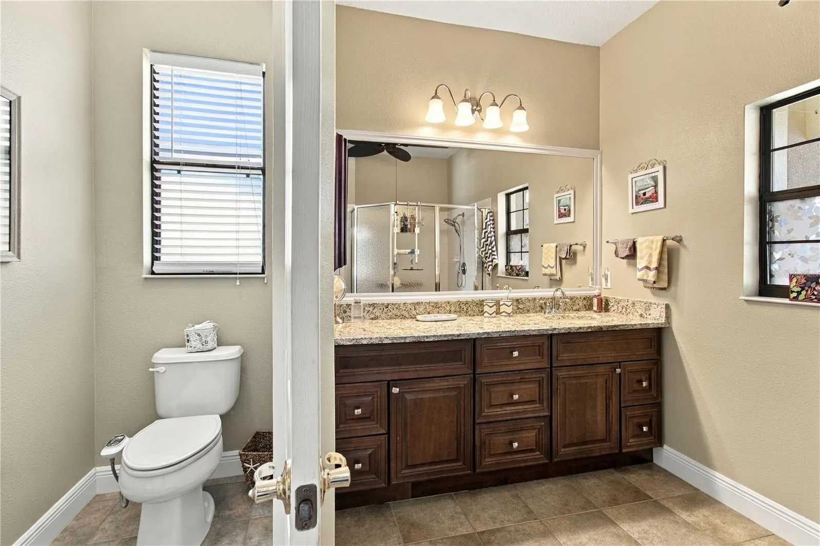 318 LA JOLLA LN