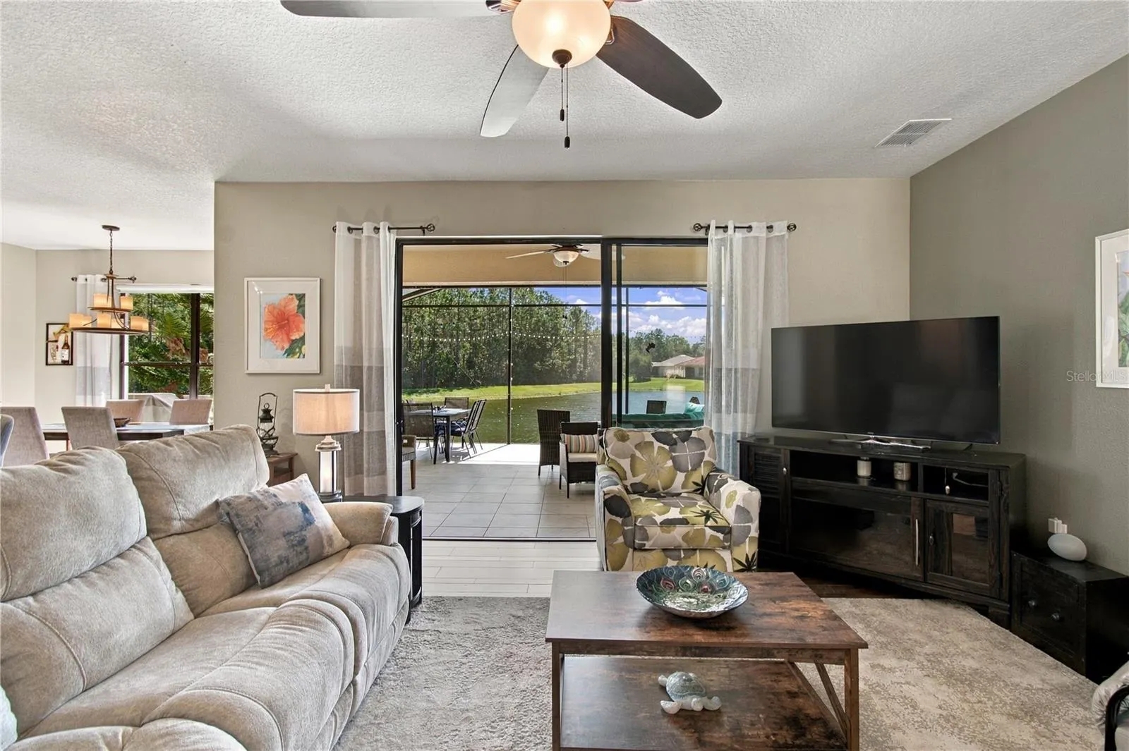 318 LA JOLLA LN