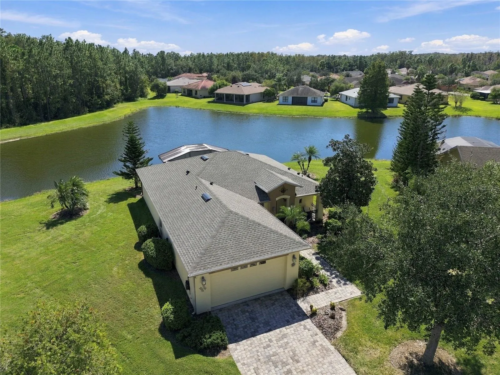 318 LA JOLLA LN