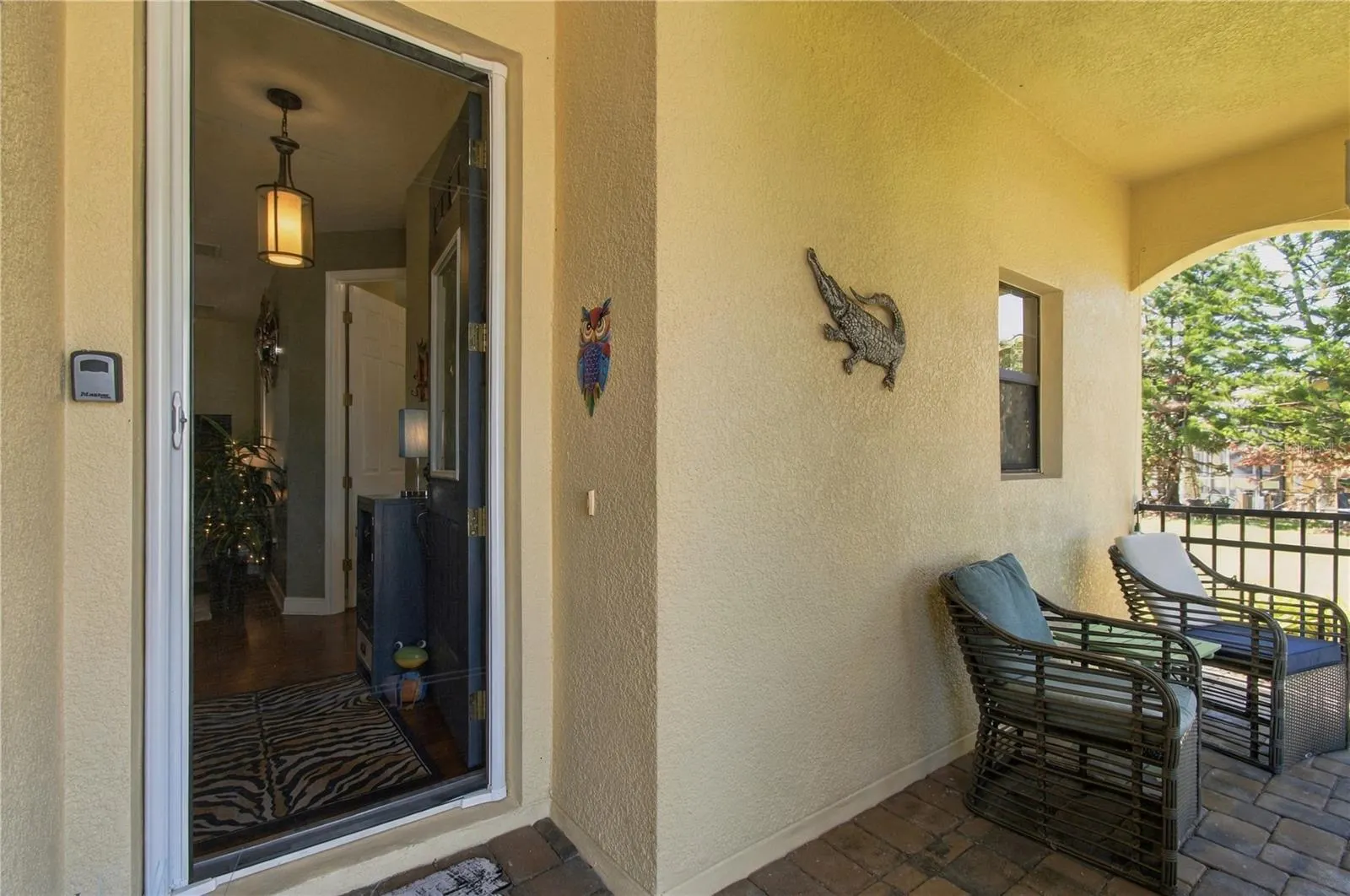 318 LA JOLLA LN
