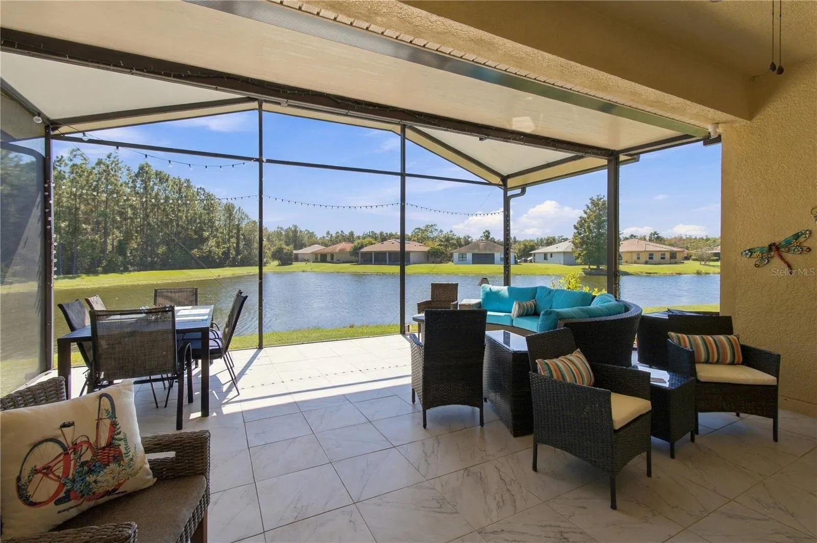 318 LA JOLLA LN