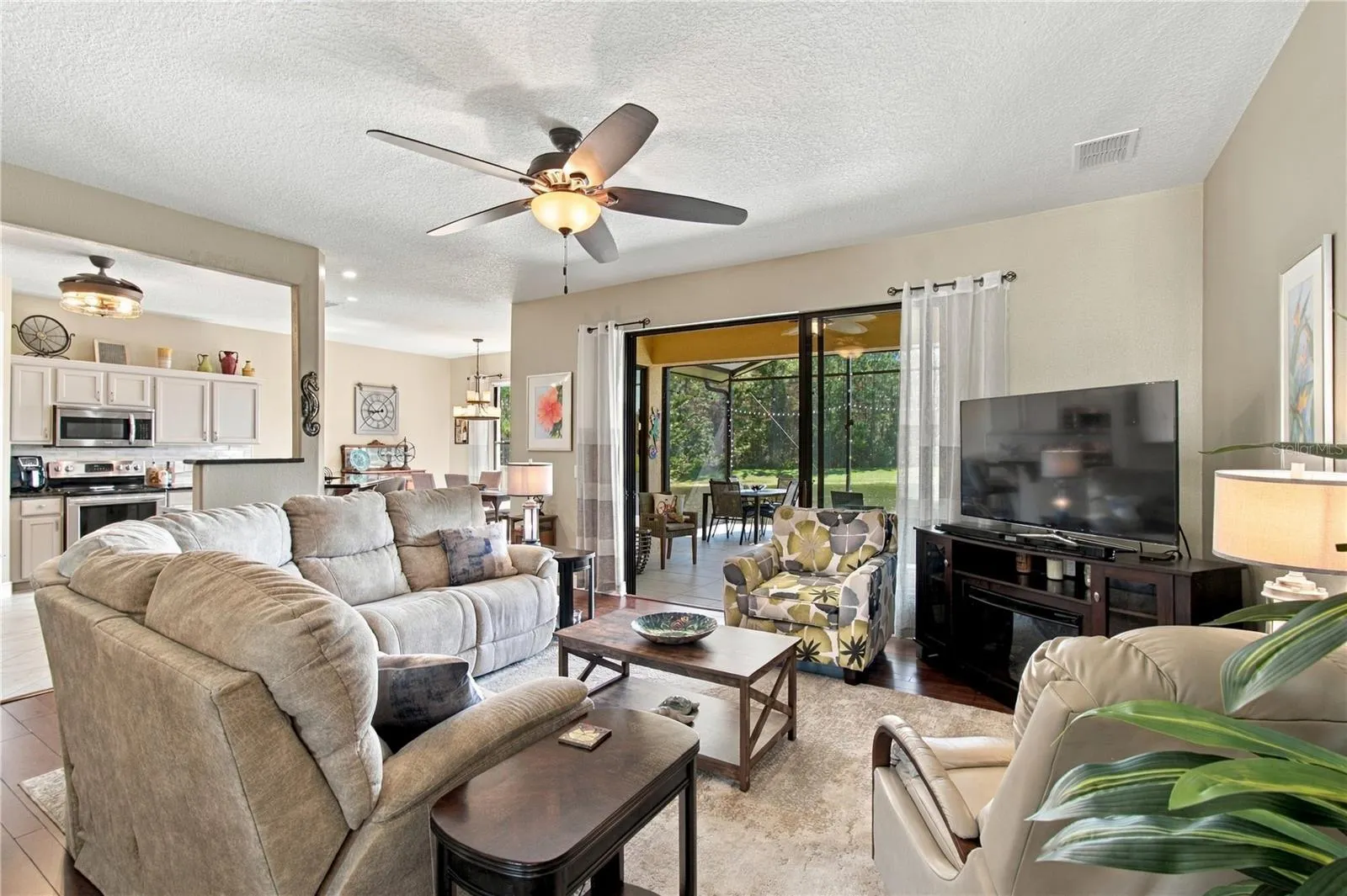 318 LA JOLLA LN