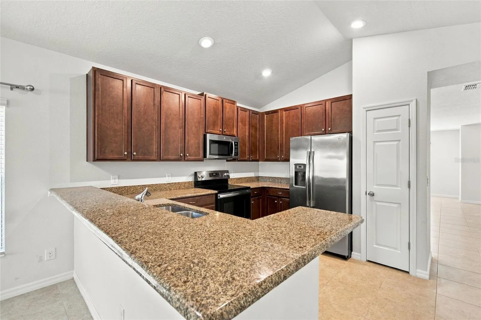 625 OGELTHORPE DR