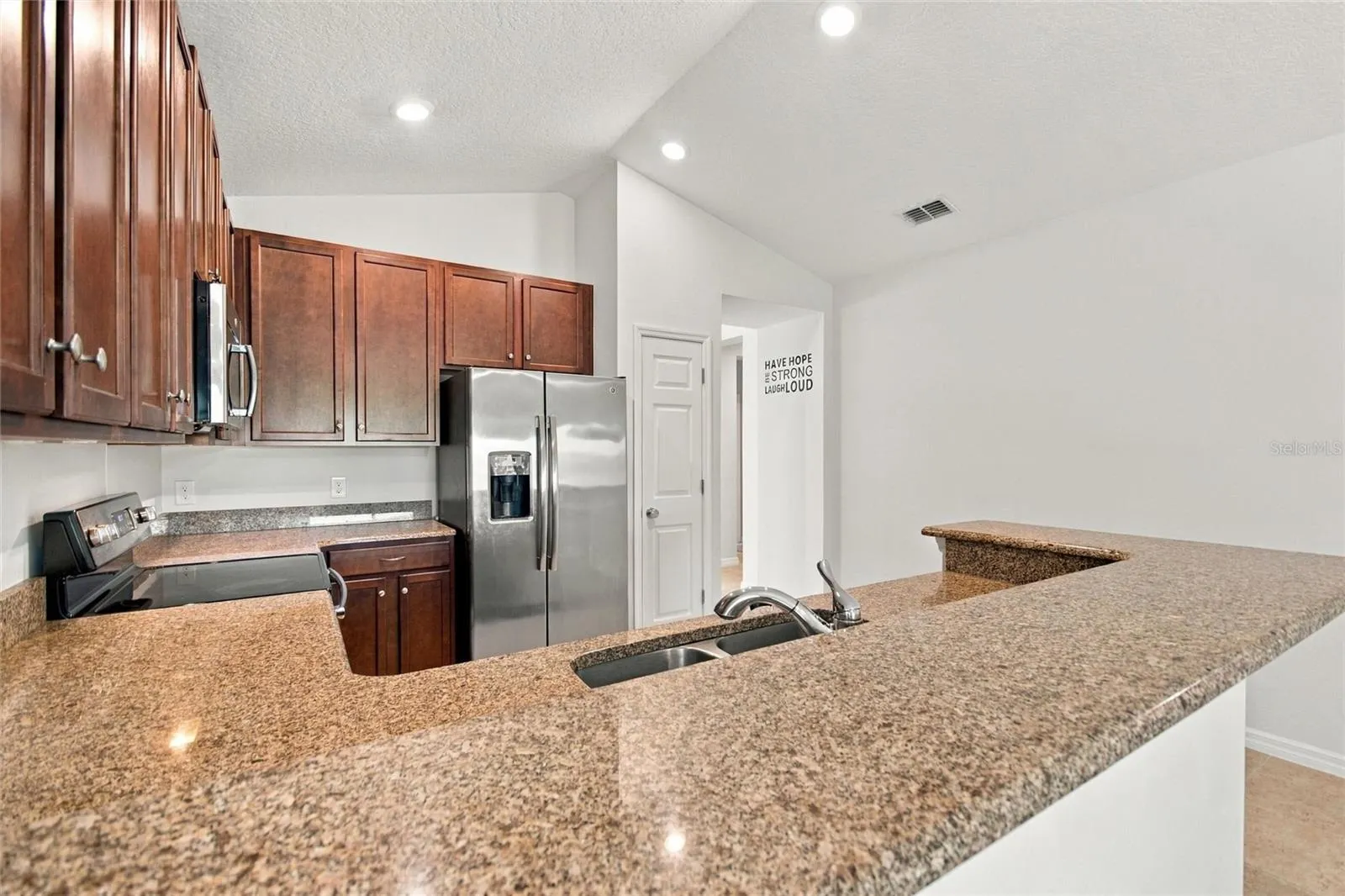 625 OGELTHORPE DR