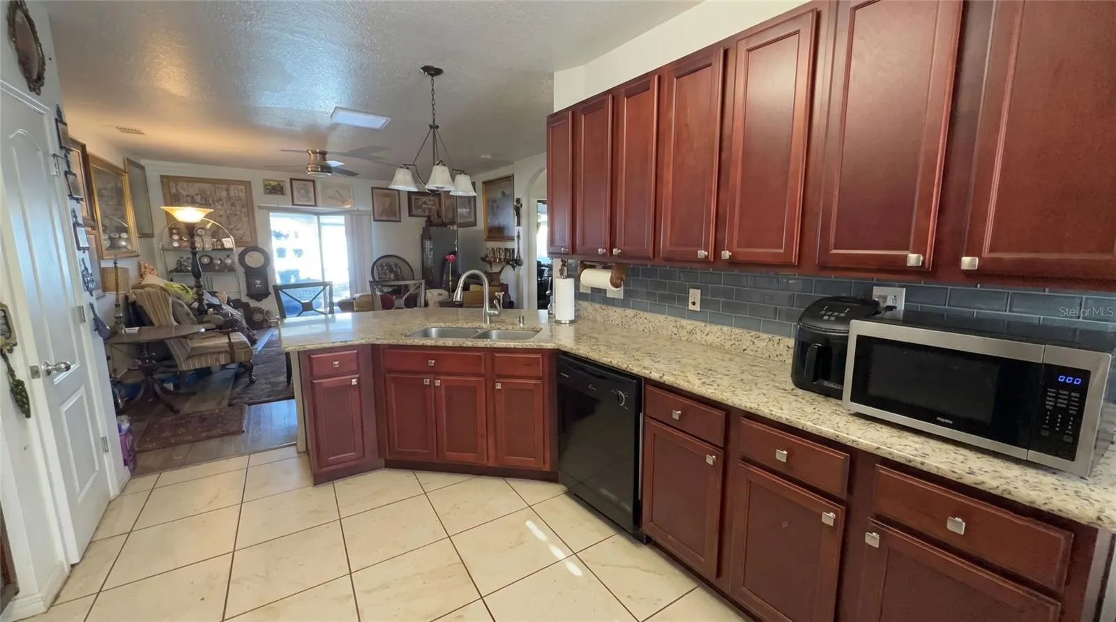 1819 VAN GOGH DR