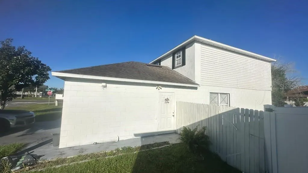 301 ALEGRIANO CT