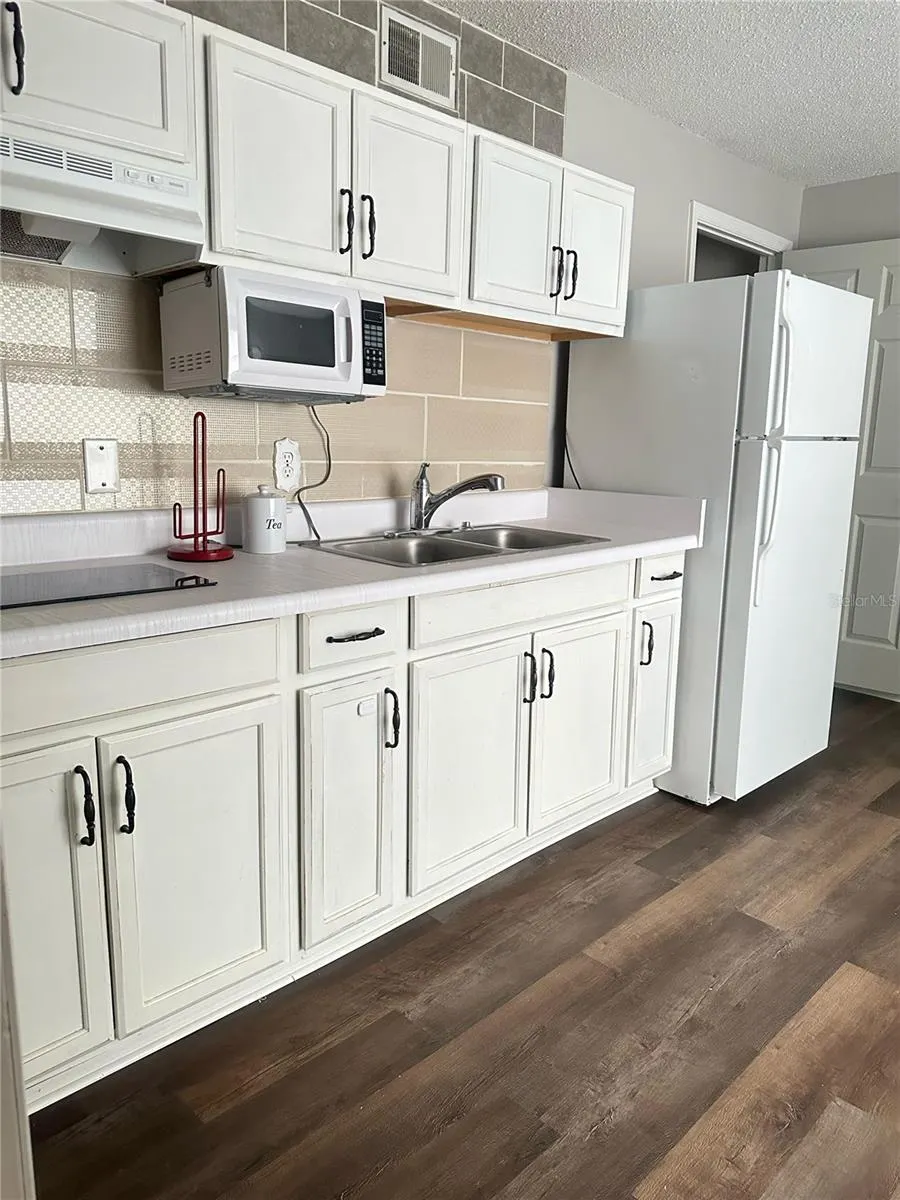 301 ALEGRIANO CT