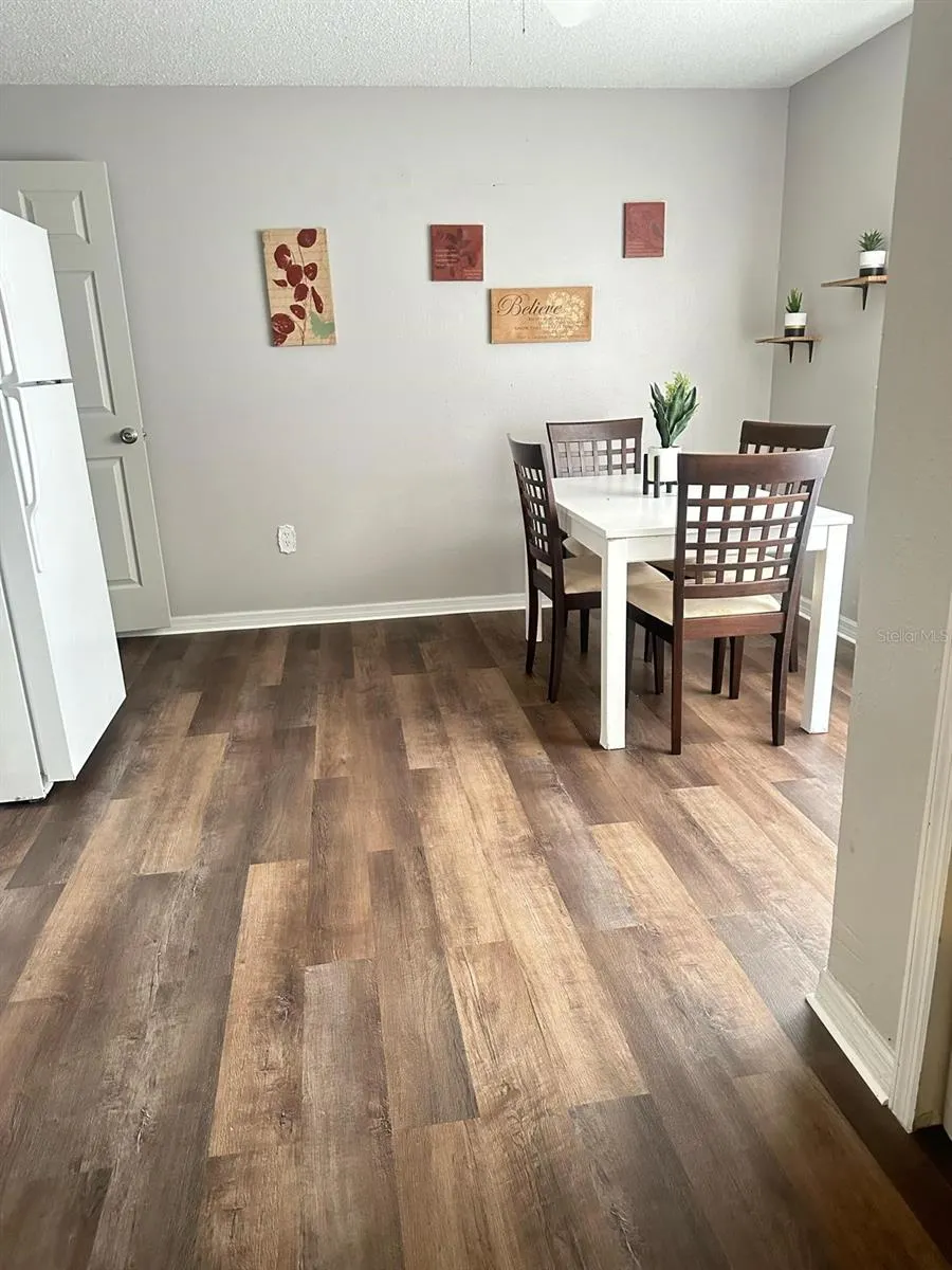 301 ALEGRIANO CT