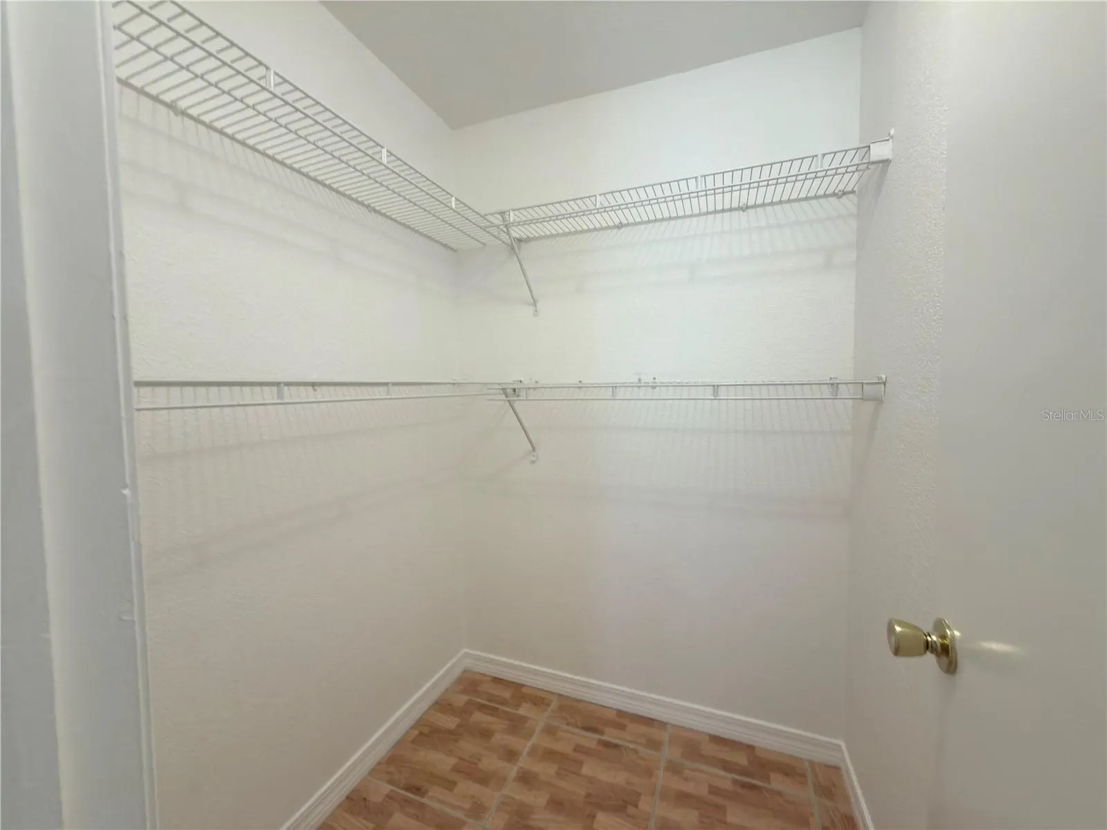 3136 ENCLAVE CT