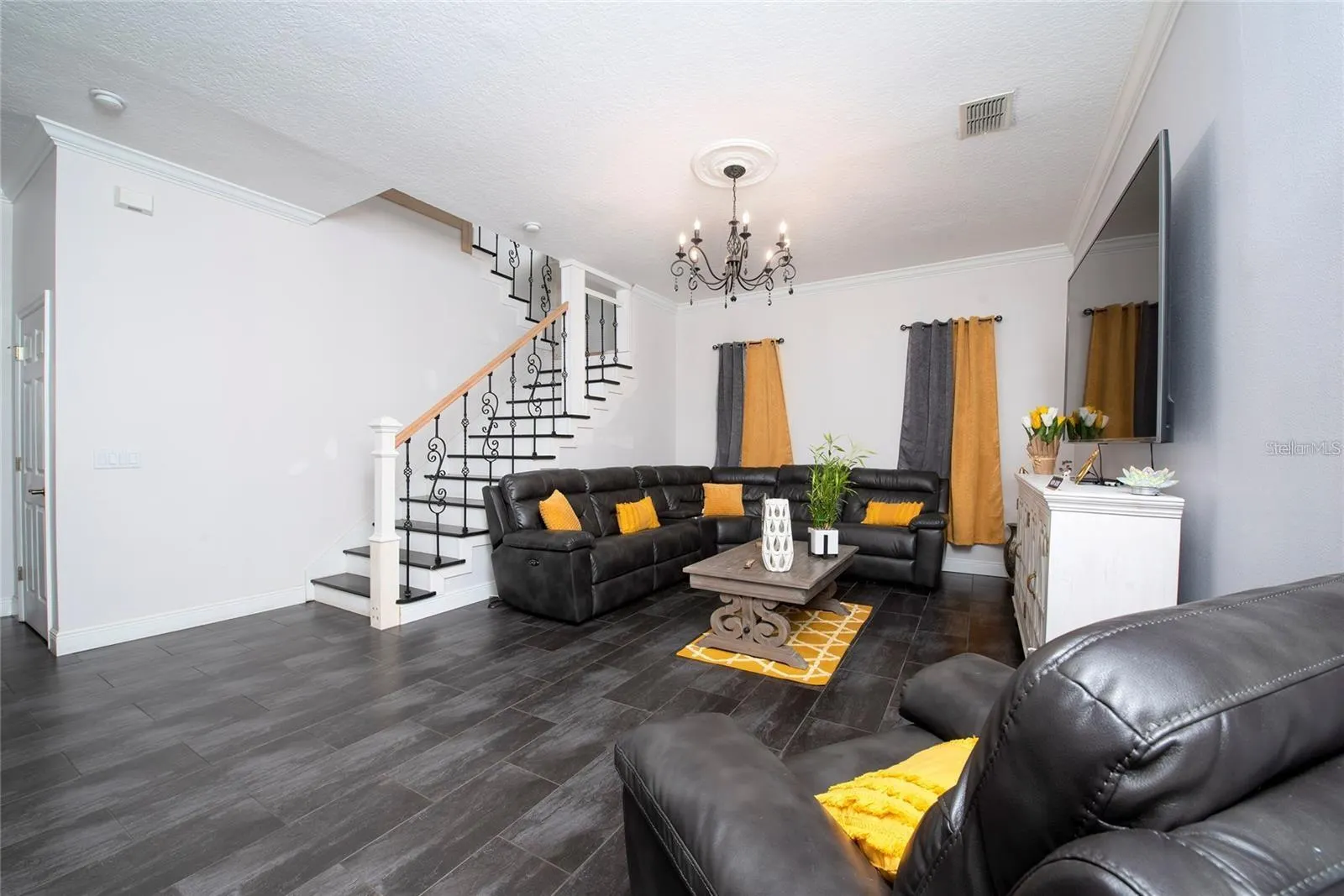 5231 LEMON TWIST LN