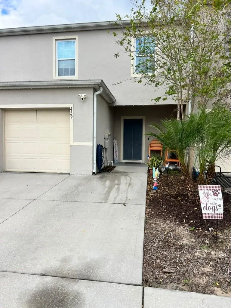 439 ARBOR LAKES DR