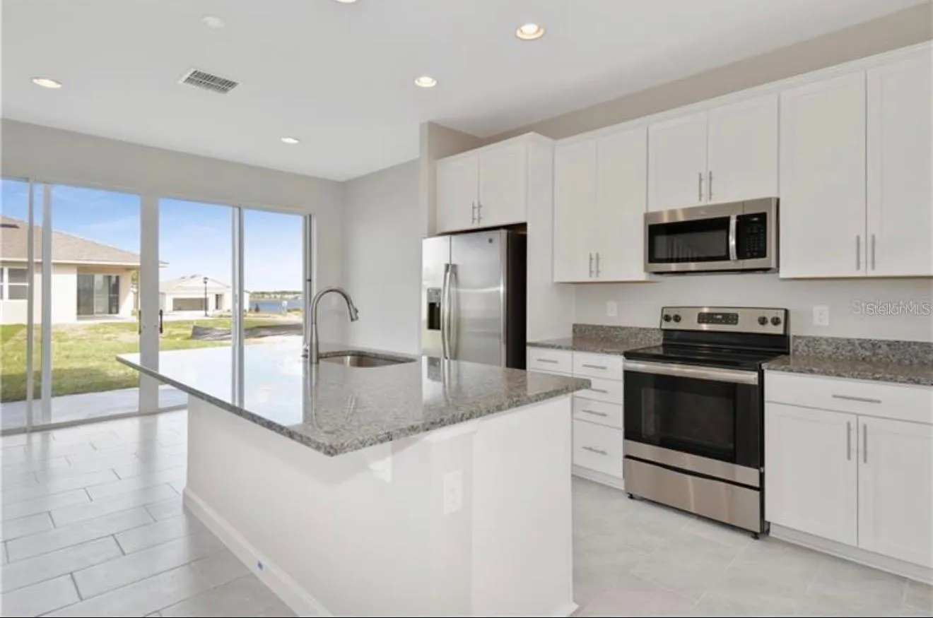 588 LAKE SMART BLVD