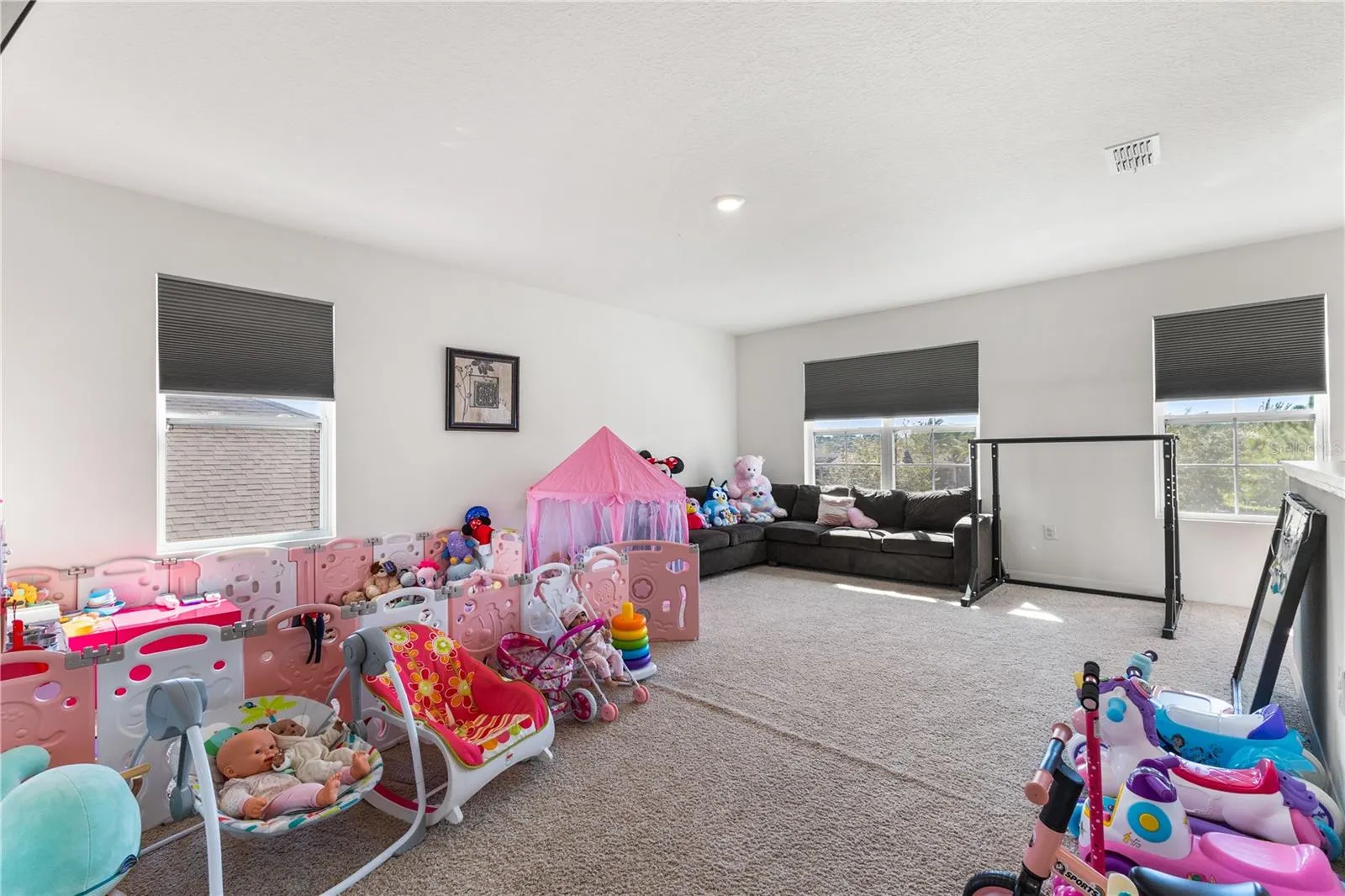 5565 WINONA DR