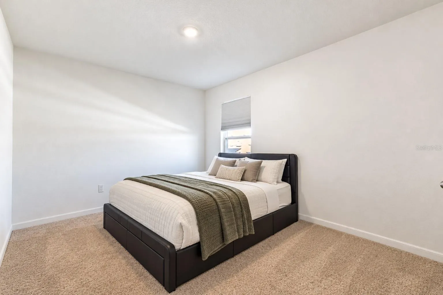 5565 WINONA DR