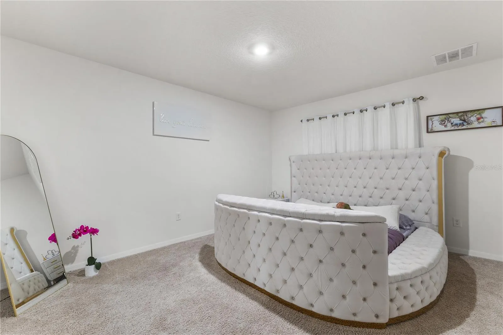 5565 WINONA DR