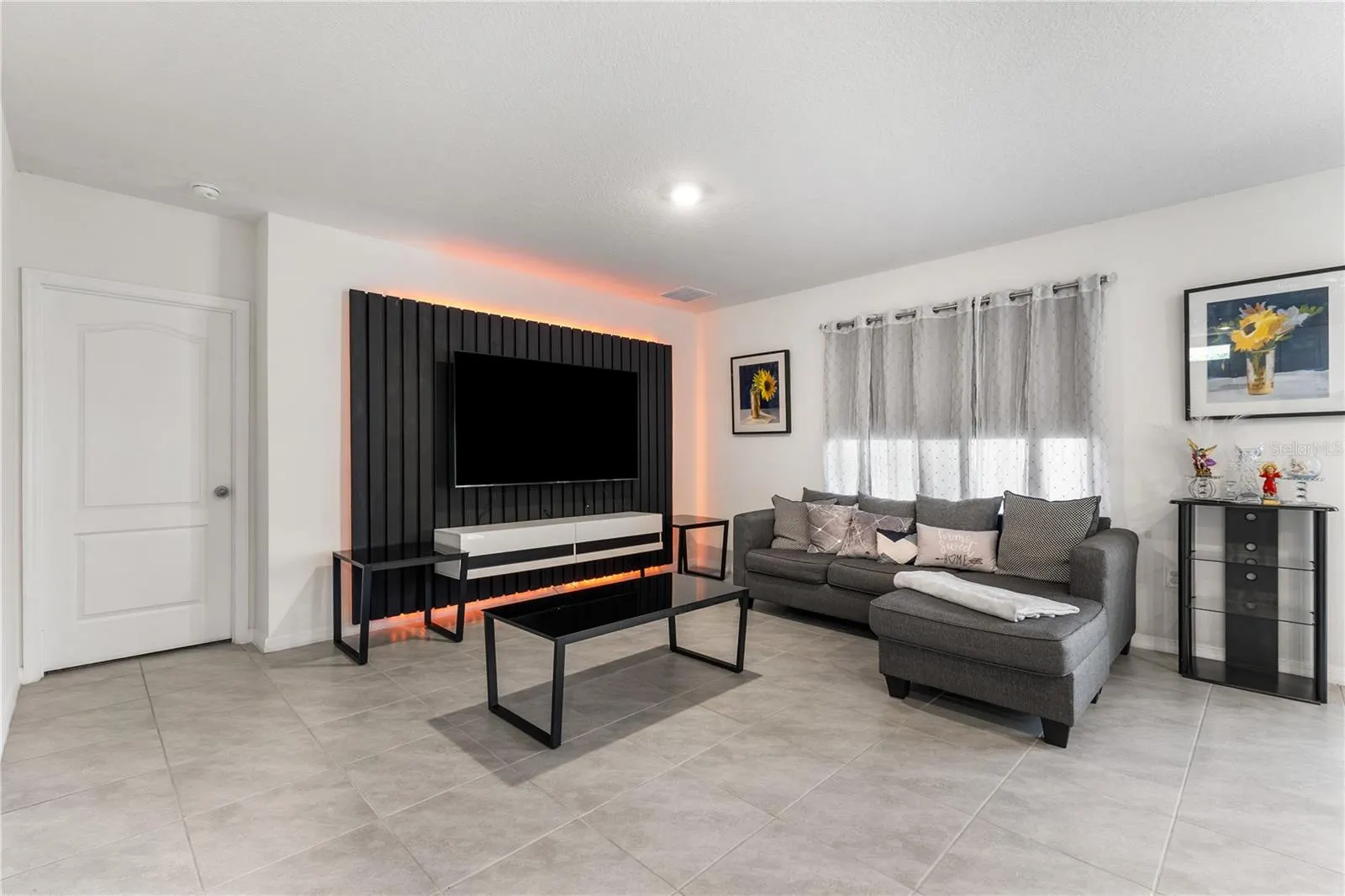 5565 WINONA DR