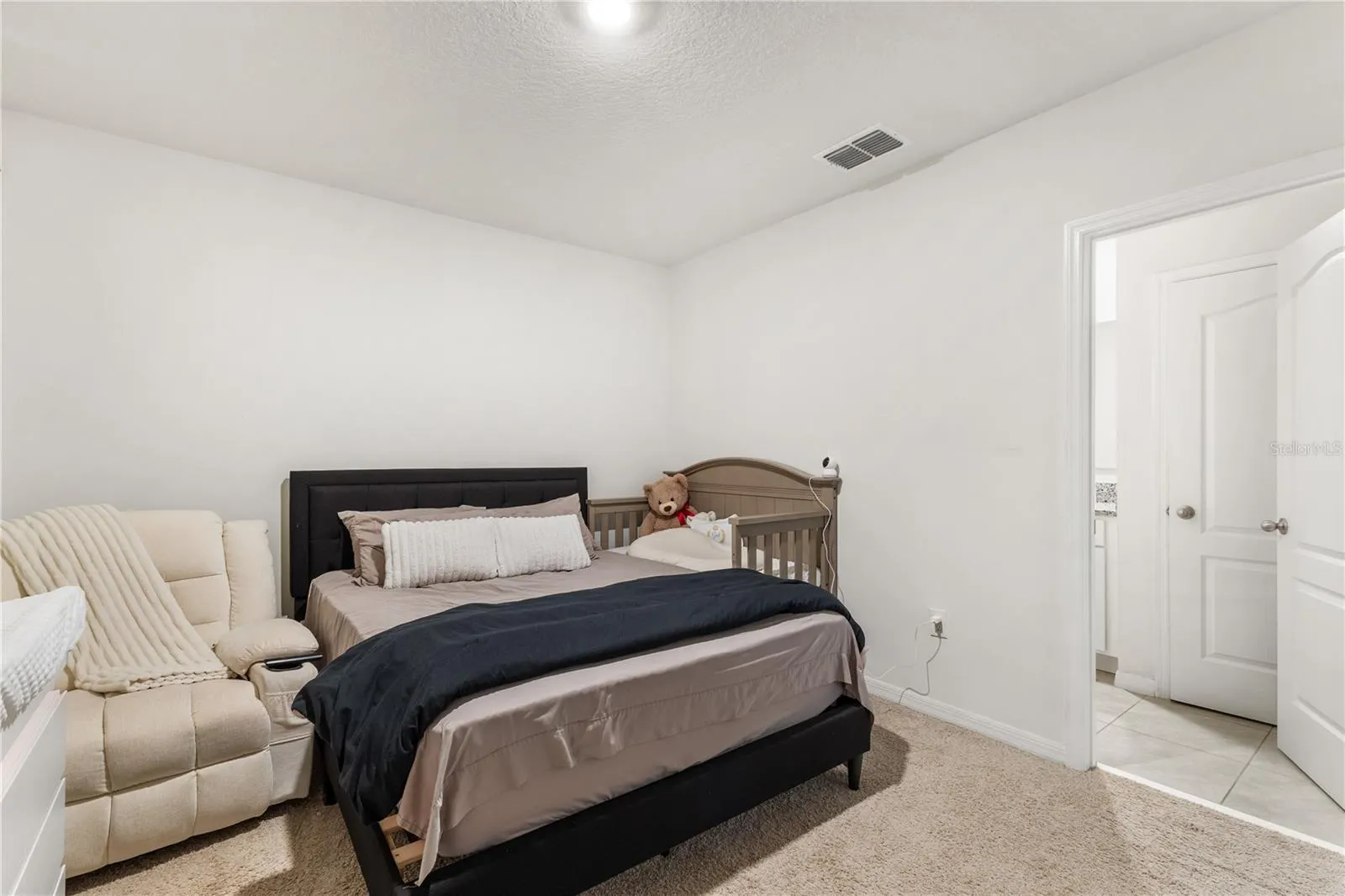 5565 WINONA DR