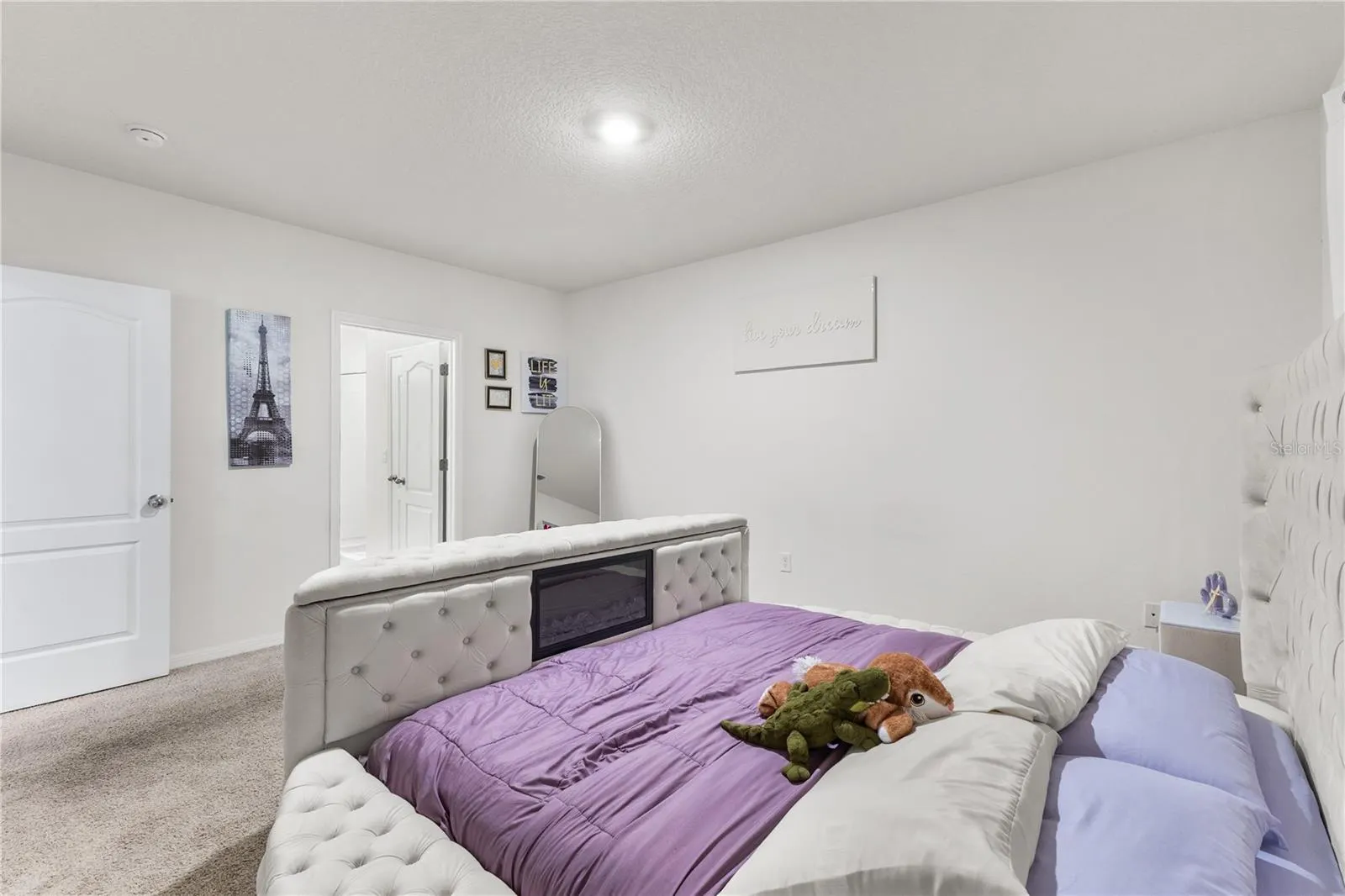 5565 WINONA DR