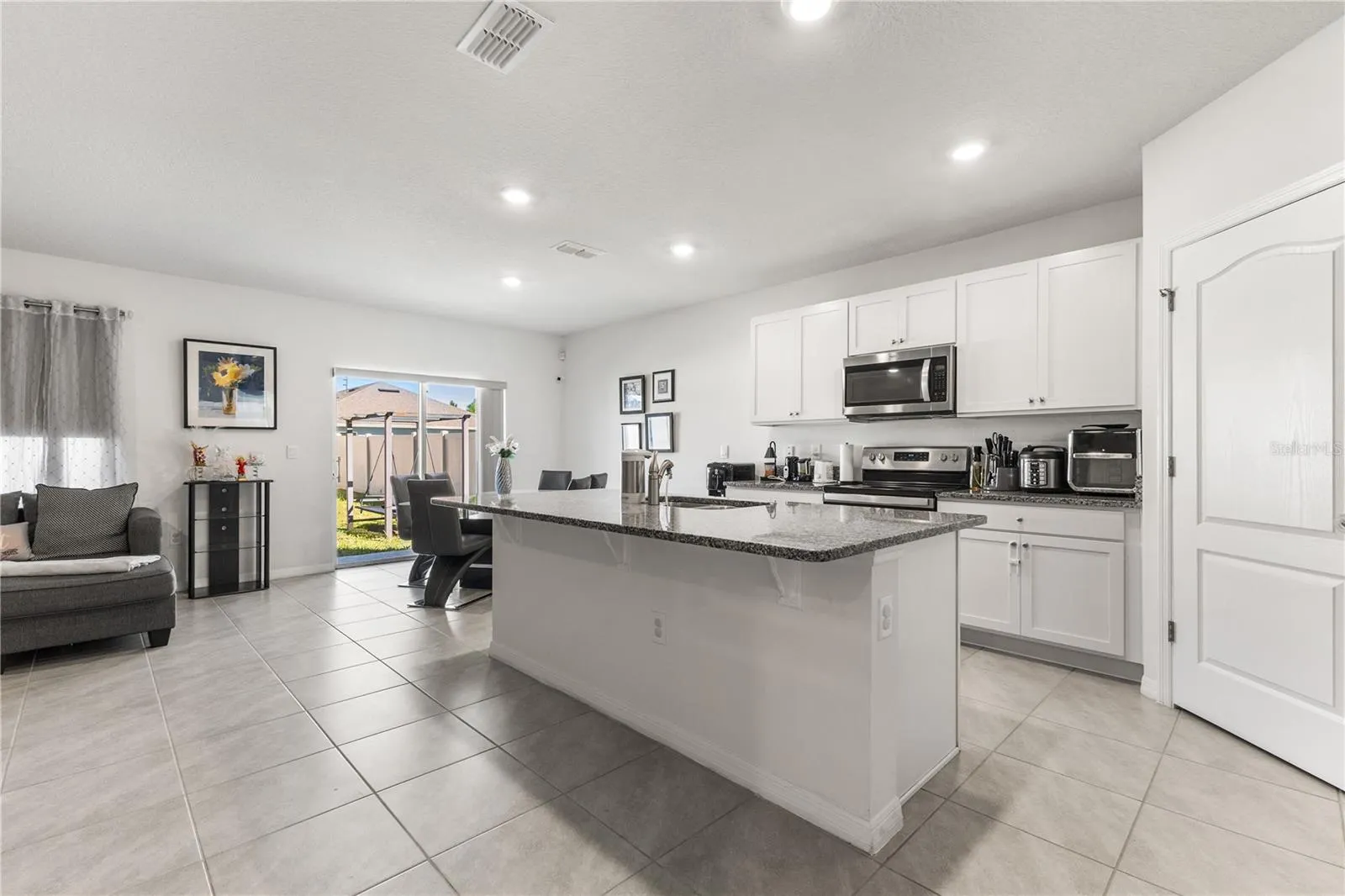 5565 WINONA DR