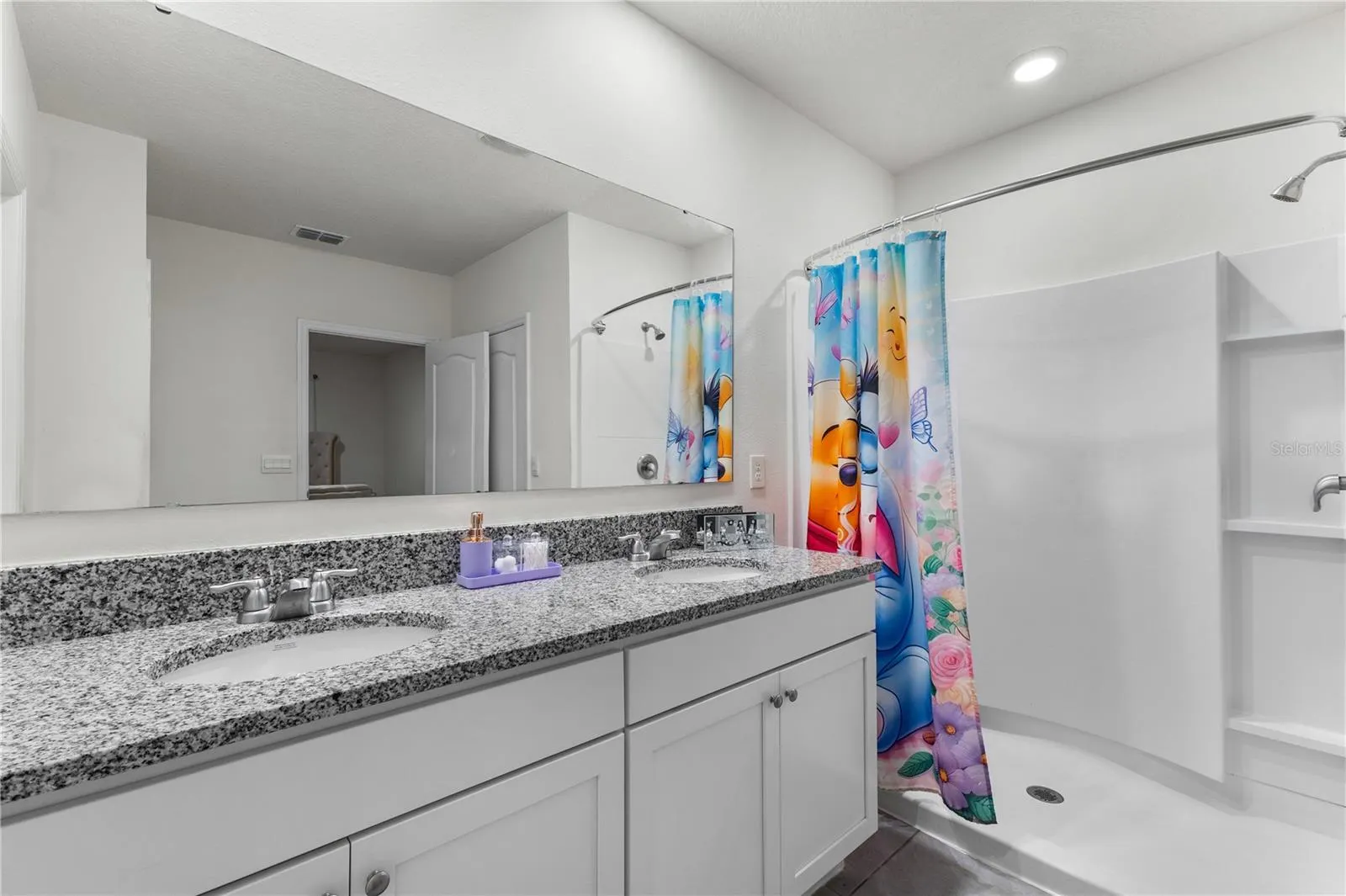5565 WINONA DR