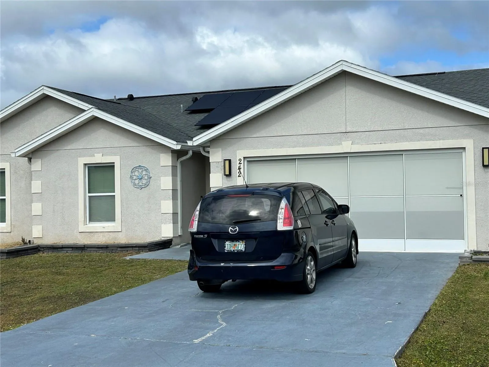 242 ABBOTSBURY DR
