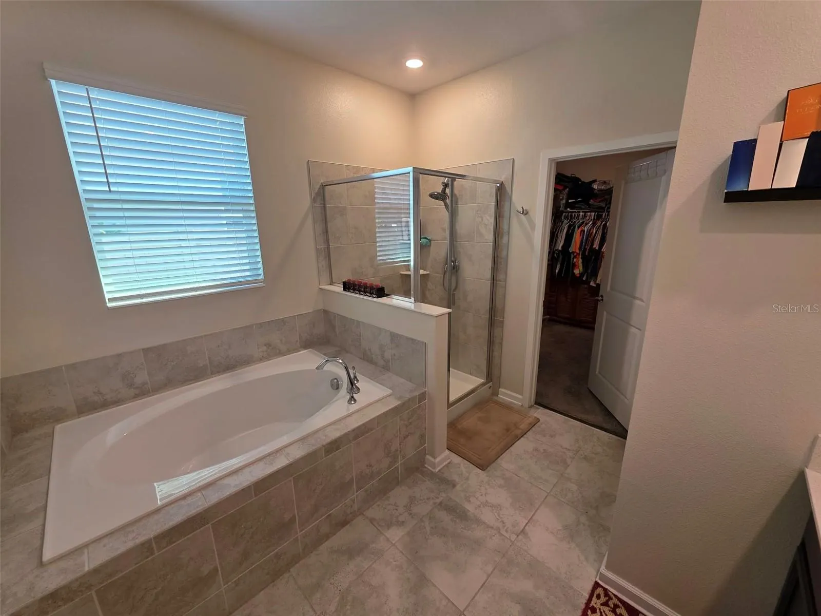 5322 AMERSHAM LN
