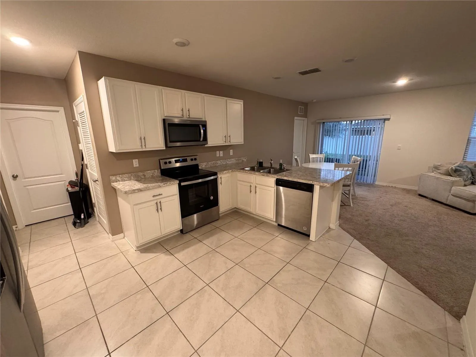391 BOARDWALK AVE