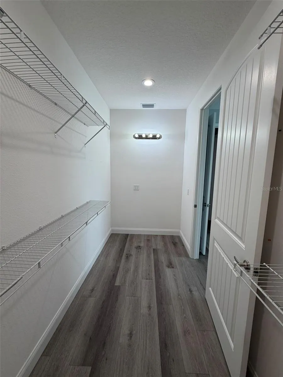 58681 ALLIGATOR LAKE SHR W