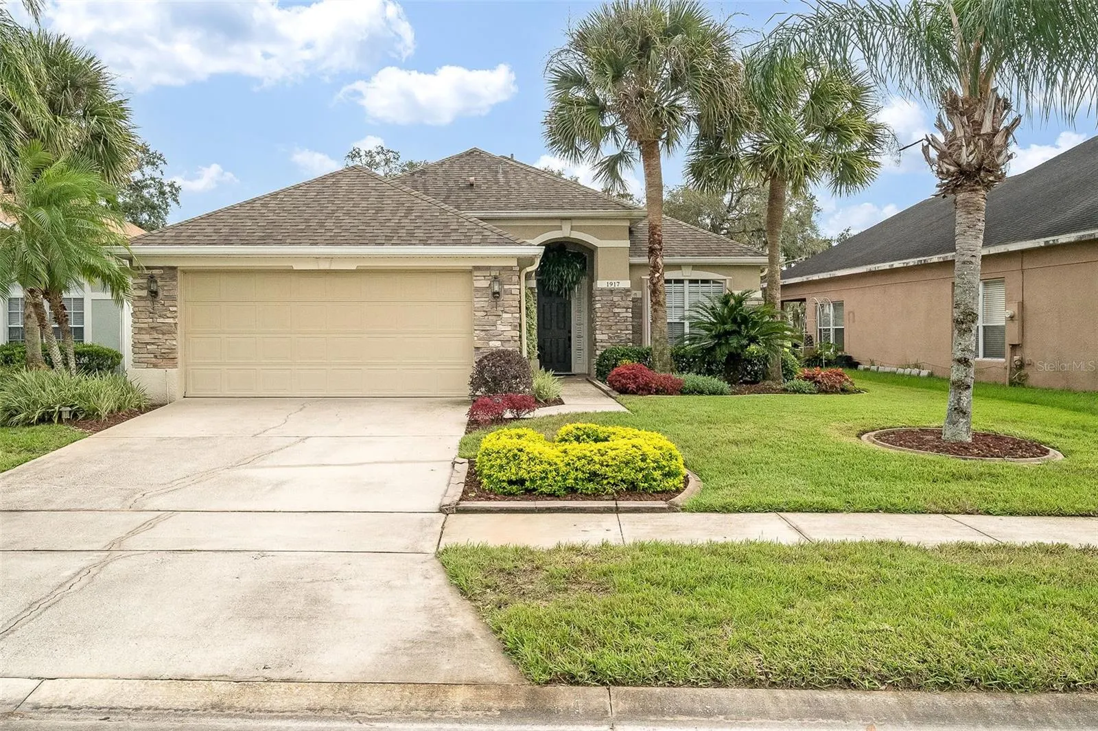 1917 WILLOW WOOD DR