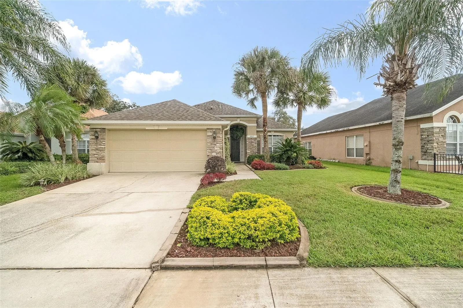 1917 WILLOW WOOD DR