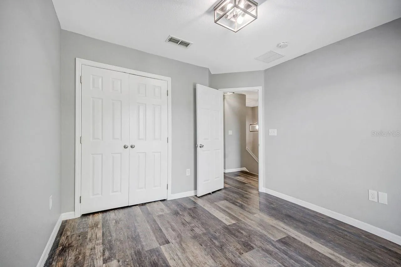 2539 OLD KENT CIR
