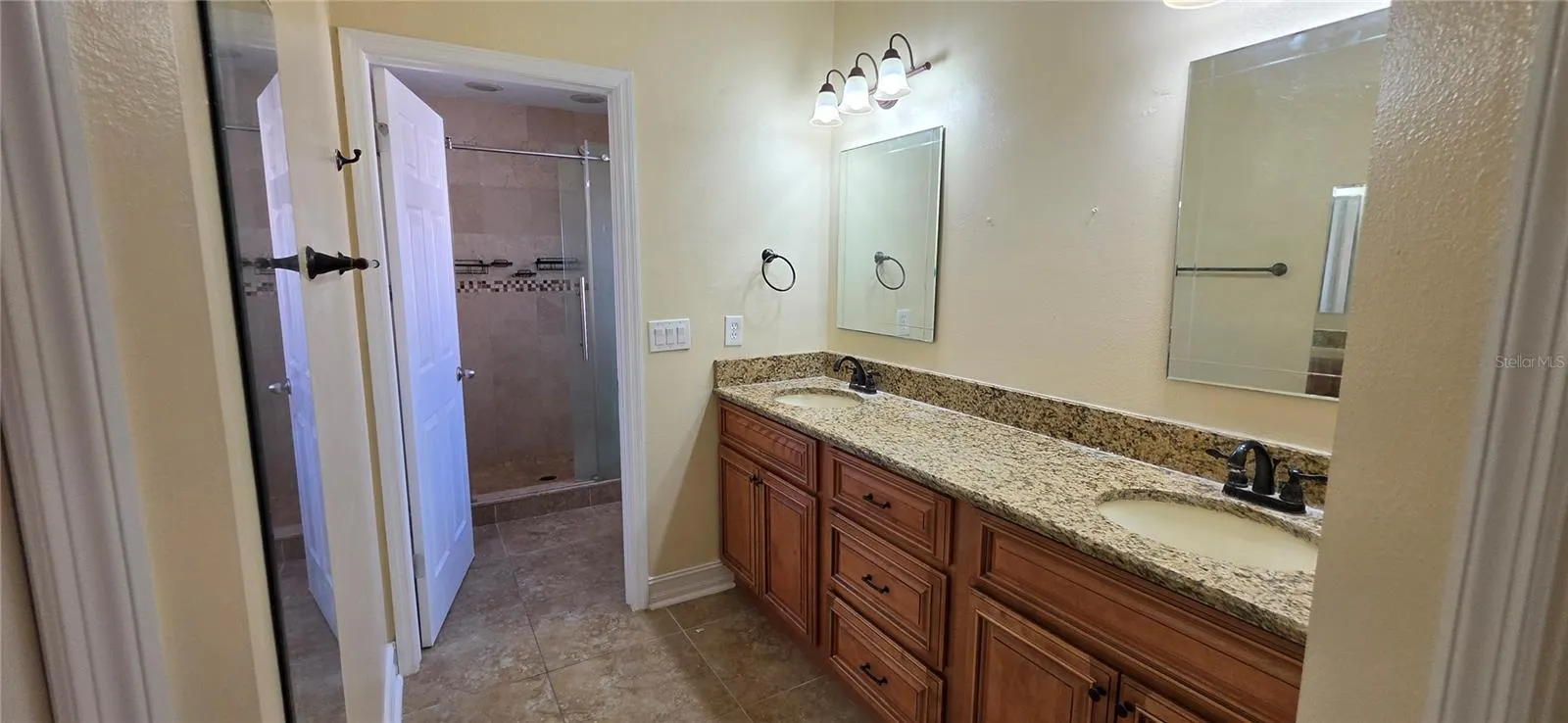 2814 EAGLE LAKE DR