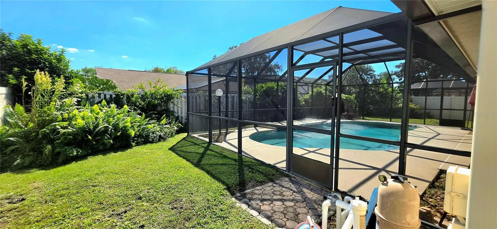 2814 EAGLE LAKE DR