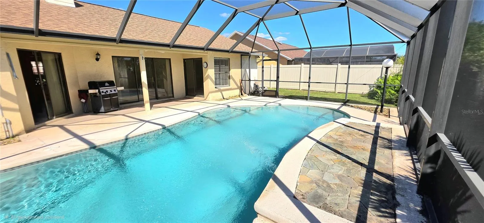 2814 EAGLE LAKE DR