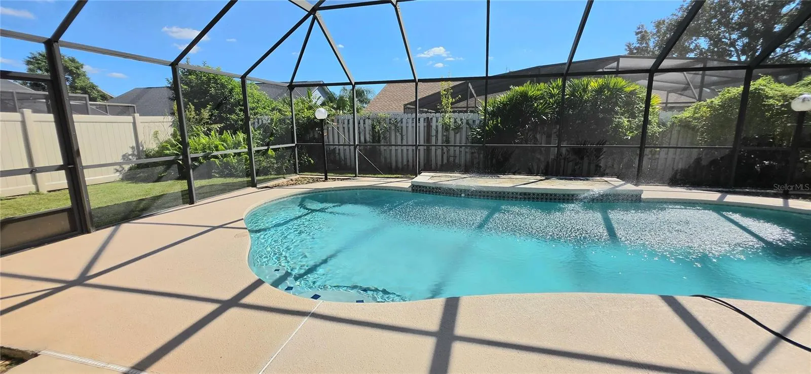 2814 EAGLE LAKE DR