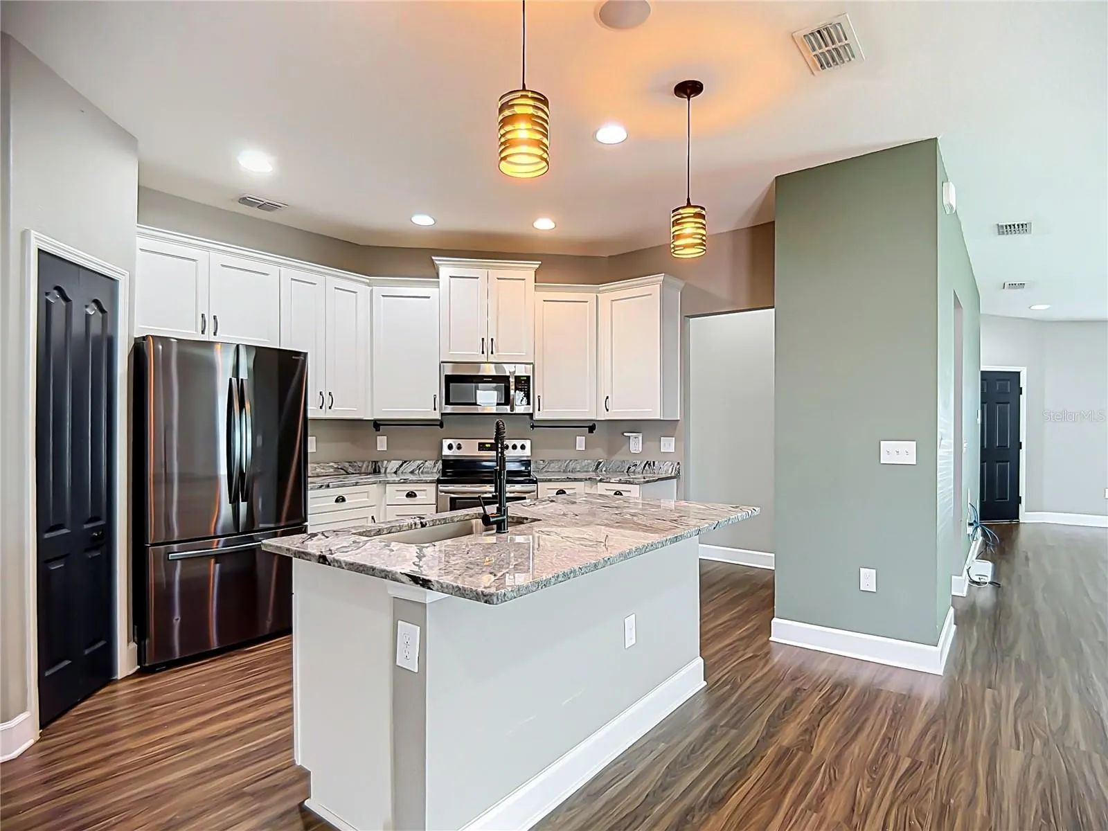 188 BLACK SKIMMER LN